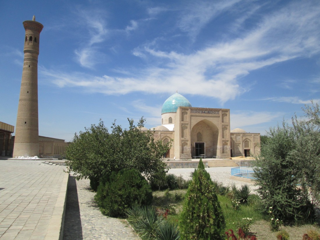 Toshmajid complex courtyard