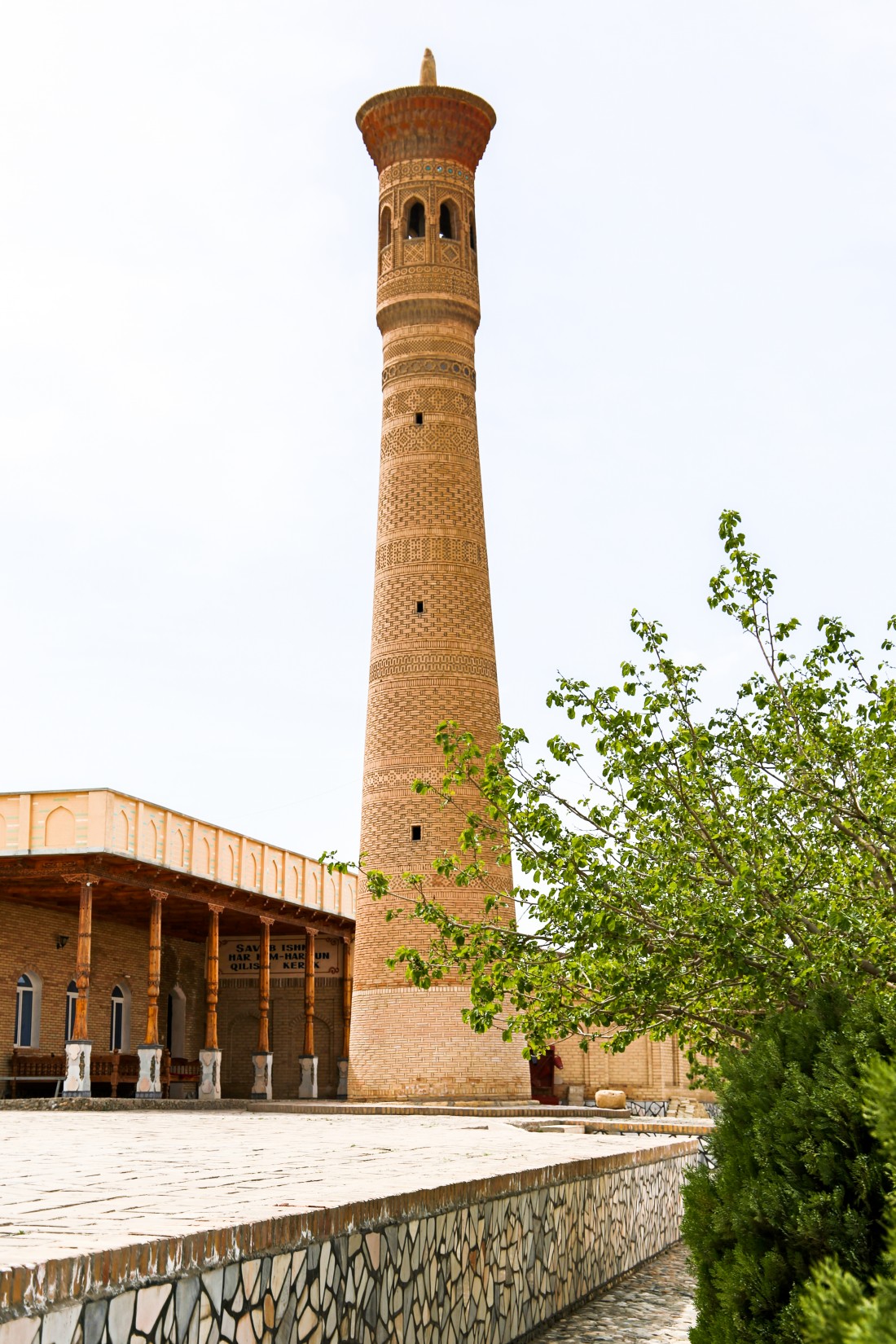 Minaret of the Toshmajid complex