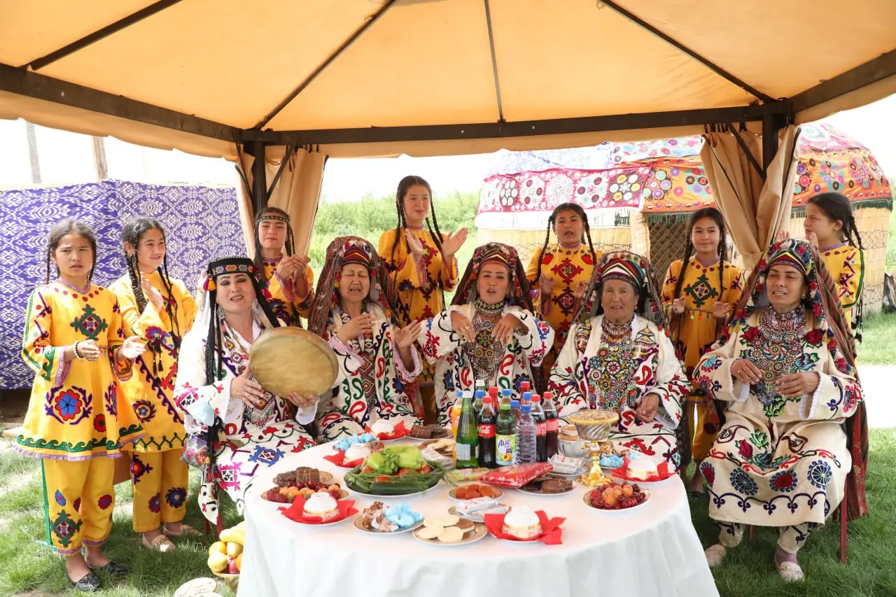 Porno qandolat atrofida otdi